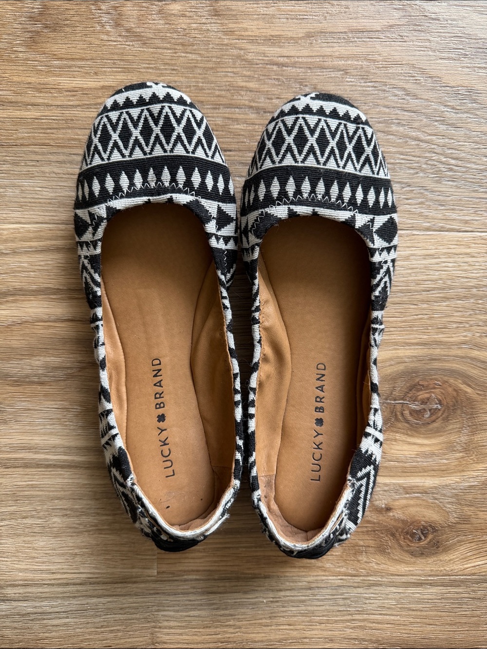 Lucky Brand Black & White Aztec-Patterned Women's Flats